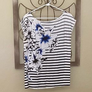White House Black Market striped blue flower ss tee, women’s Size M